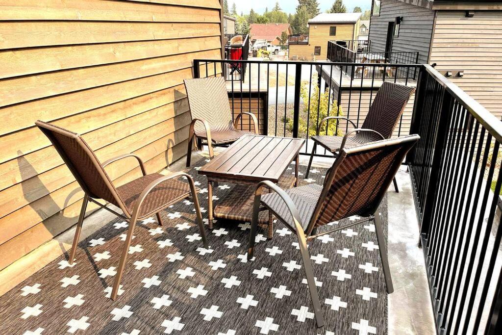 Brand New Upscale Home- Best Location! Whitefish Zewnętrze zdjęcie