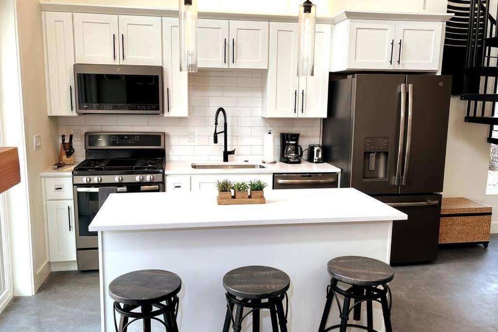 Brand New Upscale Home- Best Location! Whitefish Zewnętrze zdjęcie