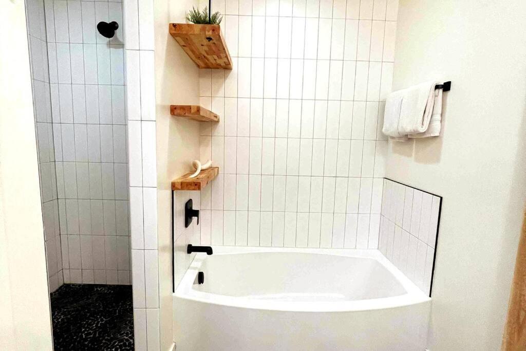Brand New Upscale Home- Best Location! Whitefish Zewnętrze zdjęcie